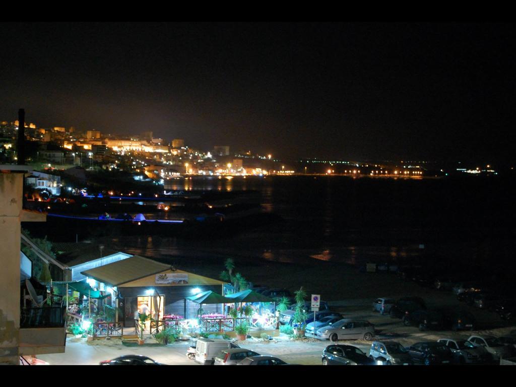 Case La Spiaggia شاكا المظهر الخارجي الصورة