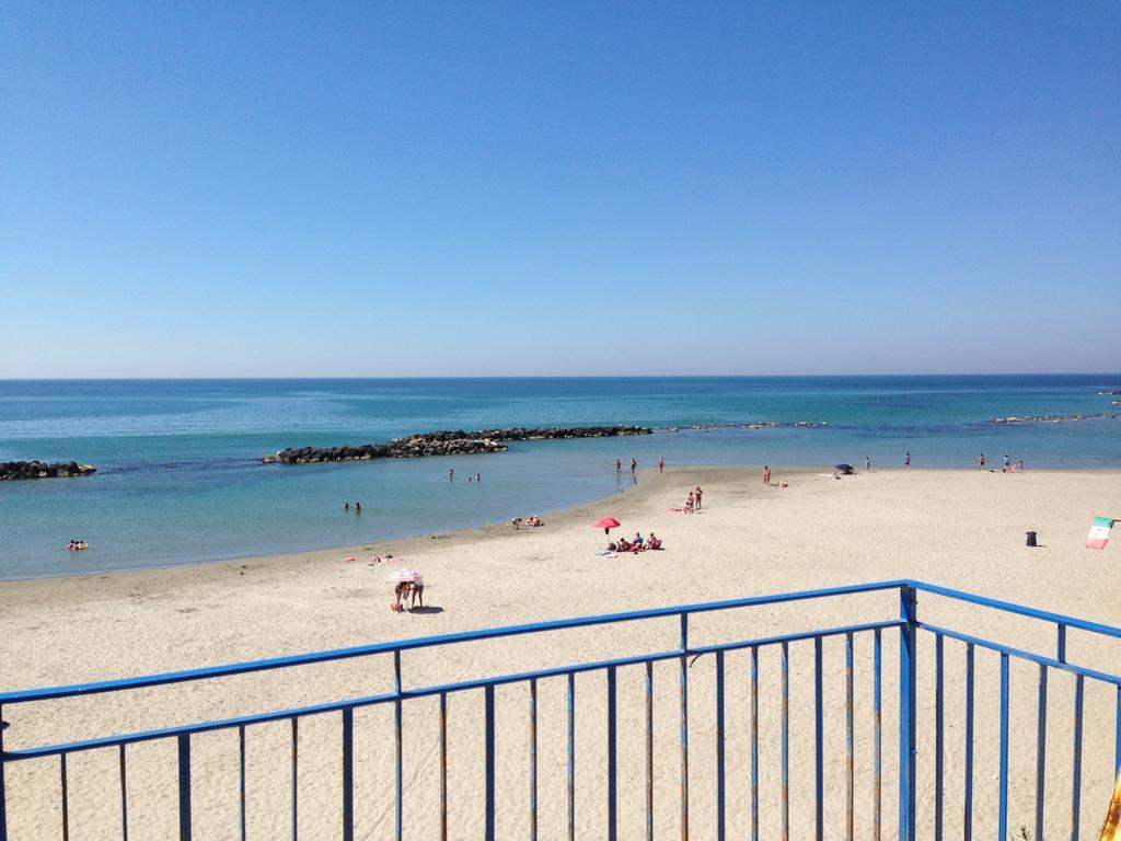 Case La Spiaggia شاكا الغرفة الصورة