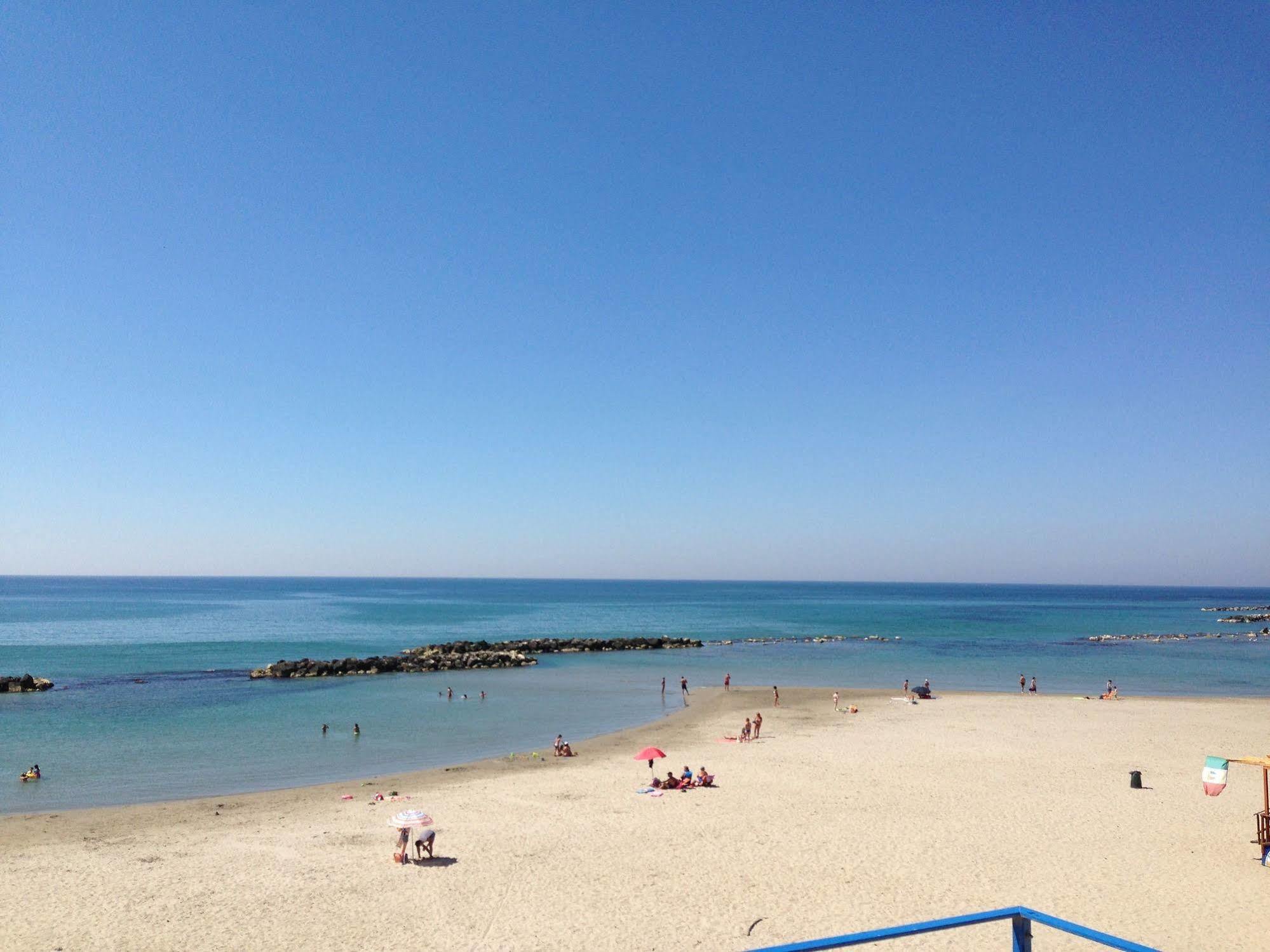 Case La Spiaggia شاكا المظهر الخارجي الصورة